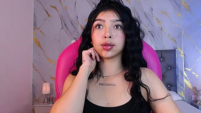 Snapshot of pettit_courtny chatting on 02.28.25 pettit courtny online show from 02.28.25