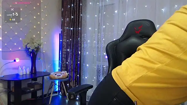 JessieOMays online show from 11.17.25