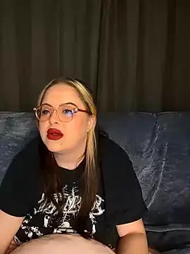 ChubbyBubs online show from 10.17.25