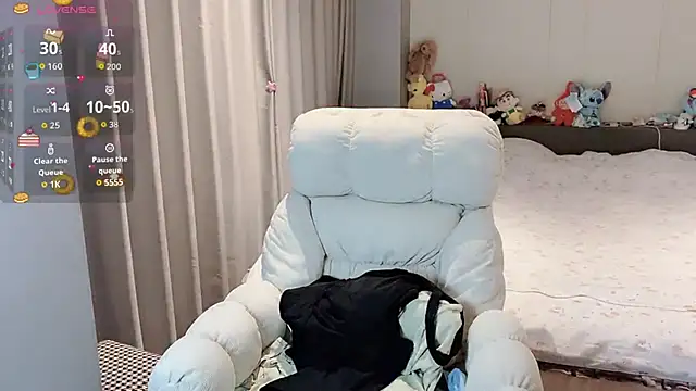 Snapshot of qiqi-666 chatting on 10.02.25 qiqi-666 online show from 10.02.25