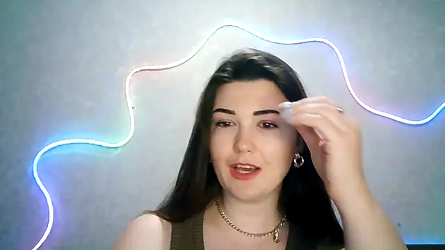 Snapshot of SeductiveTati chatting on 09.22.25 SeductiveTati online show from 09.22.25