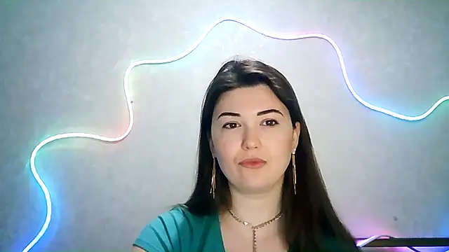 Snapshot of SeductiveTati chatting on 09.25.25 SeductiveTati online show from 09.25.25