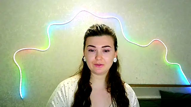 Snapshot of SeductiveTati chatting on 10.19.25 SeductiveTati online show from 10.19.25