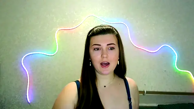 Snapshot of SeductiveTati chatting on 10.24.25 SeductiveTati online show from 10.24.25