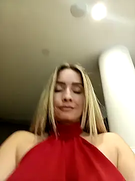 Snapshot of Loly_Horny chatting on 04.22.26 Loly Horny online show from 04.22.26