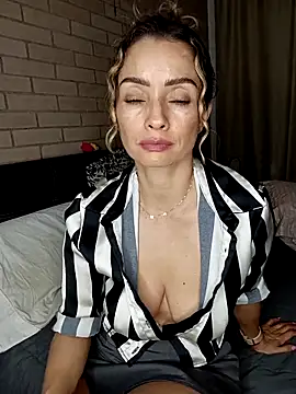 Snapshot of Loly_Horny chatting on 05.07.26 Loly Horny online show from 05.07.26