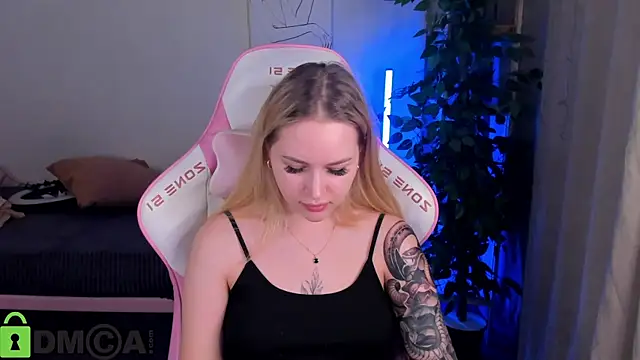 Carol  Cox online show from 11.02.25