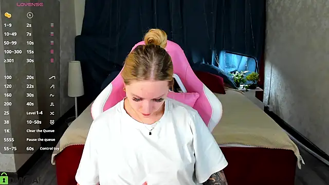 Carol  Cox online show from 11.05.25