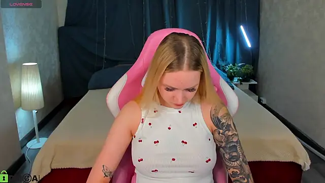 Carol  Cox online show from 11.06.25