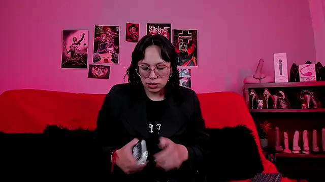 lilith-deveraux online show from 10.20.25