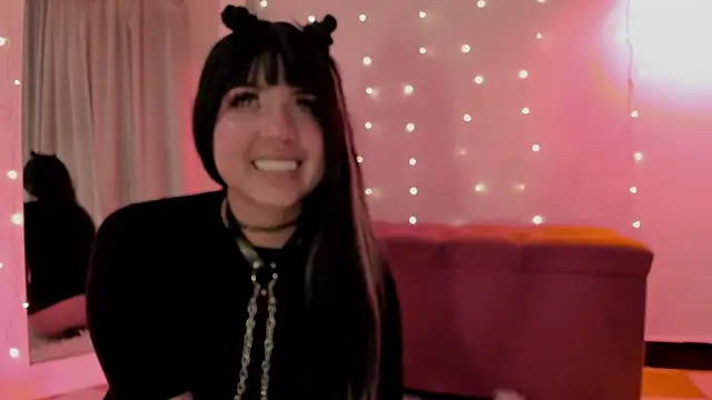 Snapshot of _dahian14_ chatting on 10.06.25 dahian14 online show from 10.06.25