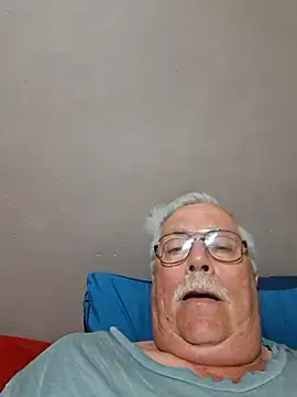 Snapshot of NawtyB1965 chatting on 12.04.25 NawtyB1965 online show from 12.04.25