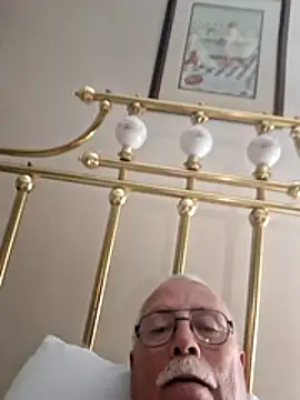 Snapshot of NawtyB1965 chatting on 12.17.25 NawtyB1965 online show from 12.17.25