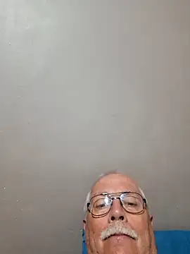 Snapshot of NawtyB1965 chatting on 12.19.25 NawtyB1965 online show from 12.19.25