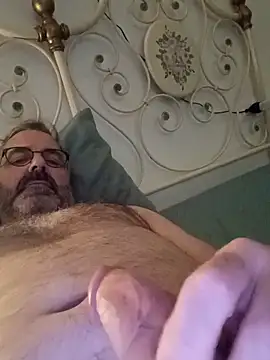 Snapshot of MrGray1974 chatting on 05.19.26 MrGray1974 online show from 05.19.26