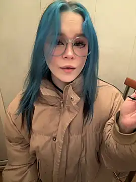 Snapshot of MaddisonHaas chatting on 11.17.25 MaddisonHaas online show from 11.17.25