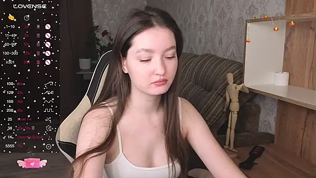 Fairyy Moon online show from 11.03.25