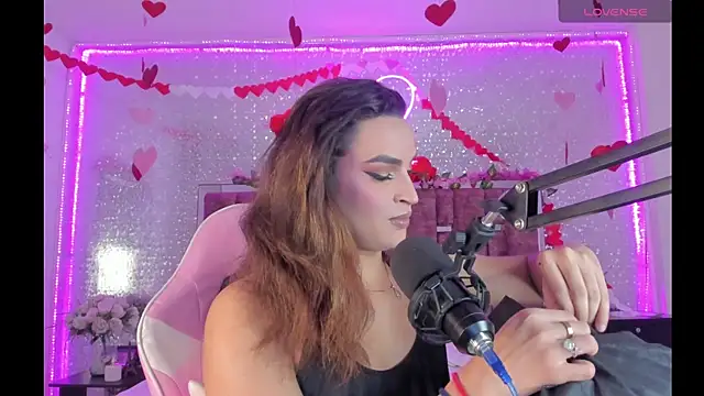 KylieVictoria online show from 02.15.25