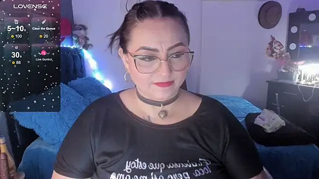 Ivonnee   online show from 01.30.25
