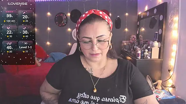 Ivonnee   online show from 02.26.25