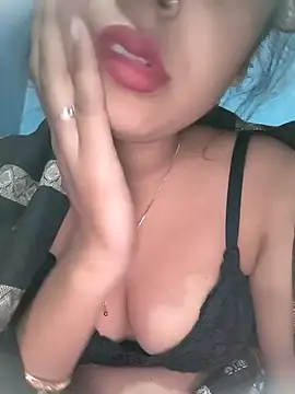 Snapshot of Shanaya_Hotty chatting on 12.04.24 Shanaya Hotty online show from 12.04.24