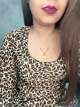 Snapshot of Shanaya_Hotty chatting on 02.10.25 Shanaya Hotty online show from 02.10.25