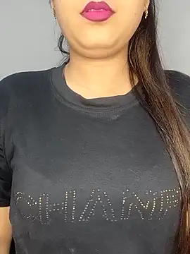 Snapshot of Shanaya_Hotty chatting on 10.14.25 Shanaya Hotty online show from 10.14.25