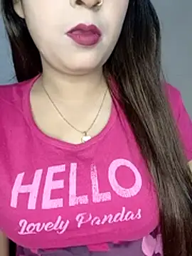 Snapshot of Shanaya_Hotty chatting on 11.26.25 Shanaya Hotty online show from 11.26.25