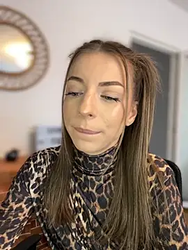 Mia Ethan online show from 10.22.25