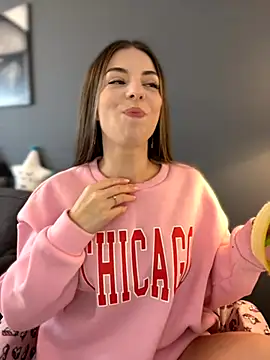 Mia Ethan online show from 11.25.25