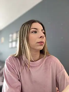 Mia Ethan online show from 04.05.26