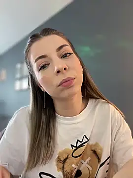 Mia Ethan online show from 05.25.26