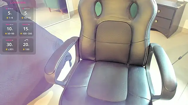 Snapshot of _maria_foxx_ chatting on 10.24.25 maria foxx online show from 10.24.25