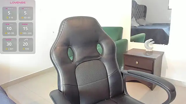 Snapshot of _maria_foxx_ chatting on 10.30.25 maria foxx online show from 10.30.25