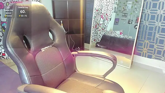 Snapshot of _maria_foxx_ chatting on 11.17.25 maria foxx online show from 11.17.25