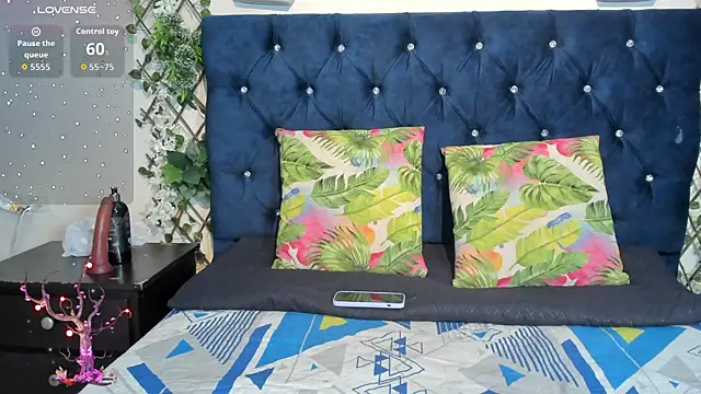 Snapshot of _maria_foxx_ chatting on 11.18.25 maria foxx online show from 11.18.25