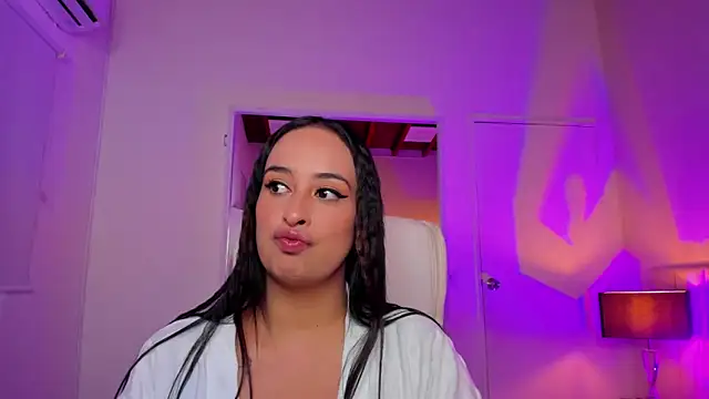 Snapshot of DaniRousse chatting on 01.26.25 DaniRousse online show from 01.26.25