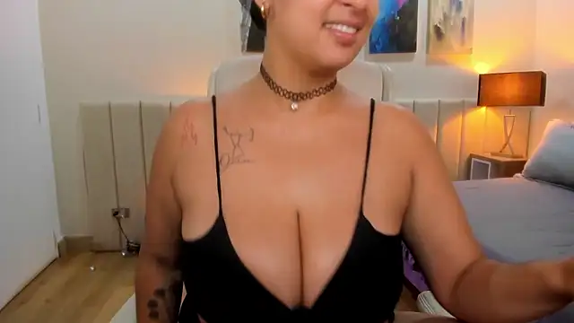 Snapshot of DaniRousse chatting on 01.15.26 DaniRousse online show from 01.15.26