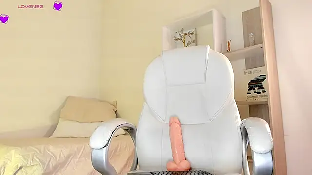 Snapshot of ambx04_ chatting on 09.26.25 ambx04 online show from 09.26.25