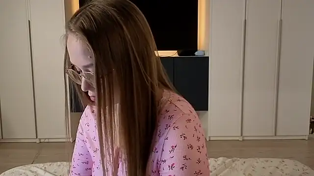 endlesssoffi online show from 11.02.25