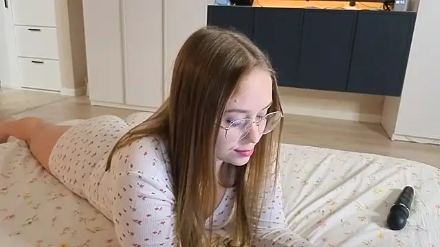 endlesssoffi online show from 11.29.25