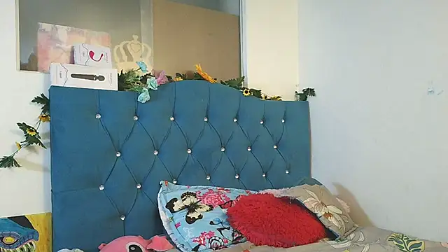 Milkdulce1 online show from 12.20.25