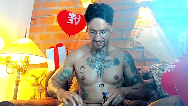 Snapshot of Dylanstonne chatting on 02.06.25 Dylanstonne online show from 02.06.25