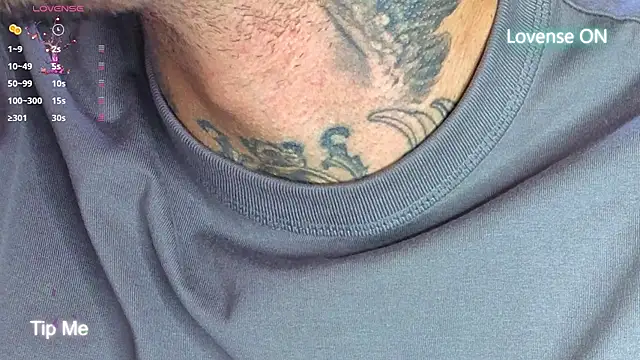 Snapshot of Dylanstonne chatting on 11.02.25 Dylanstonne online show from 11.02.25