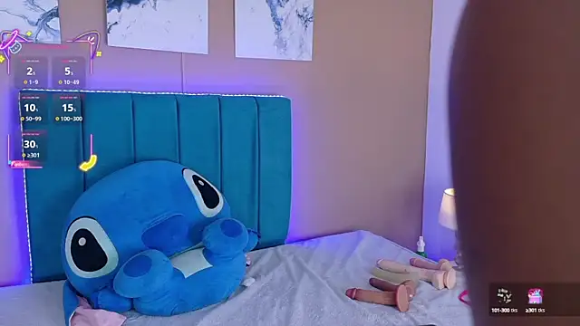 Snapshot of ahvi_ebony chatting on 10.09.25 ahvi ebony online show from 10.09.25