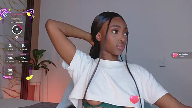 Snapshot of ahvi_ebony chatting on 06.10.26 ahvi ebony online show from 06.10.26