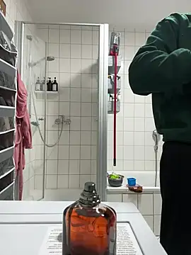 Snapshot of kareem0010 chatting on 02.15.25 kareem0010 online show from 02.15.25