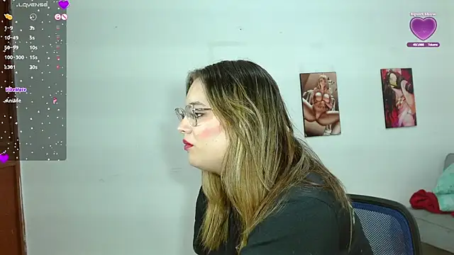 Snapshot of kendallclarkk03 chatting on 12.04.24 kendallclarkk03 online show from 12.04.24