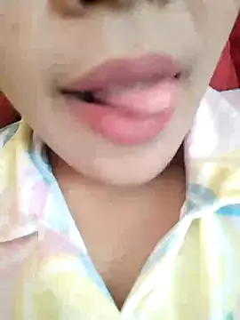 Snapshot of Anki-doll chatting on 02.04.25 Anki-doll online show from 02.04.25