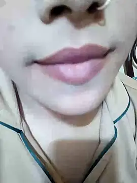 Snapshot of Anki-doll chatting on 02.19.25 Anki-doll online show from 02.19.25